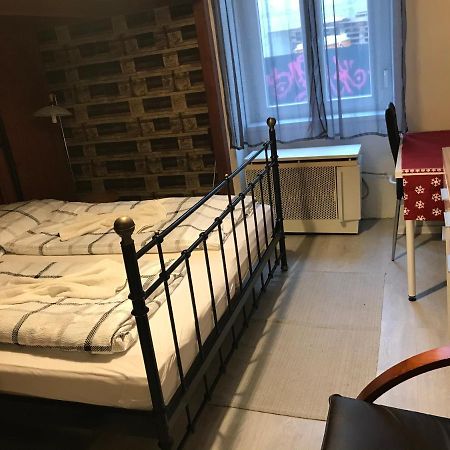 Jázmin Apartman Appartamento Pécs Esterno foto